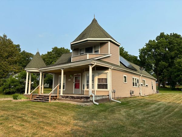 105 Mackinaw Trail, Leroy, MI 49655
