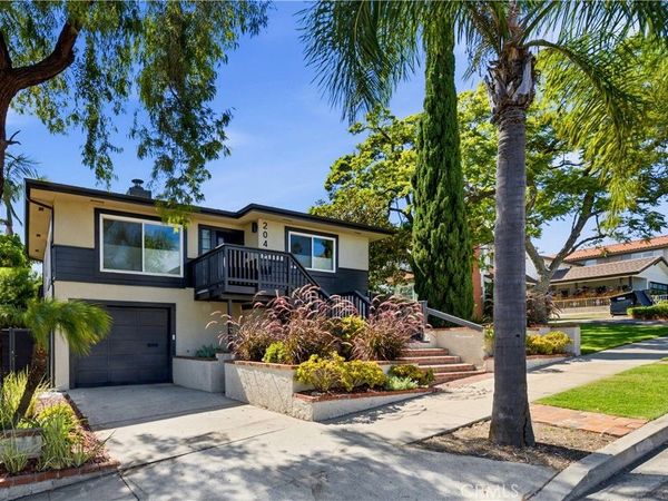2043 Raymond, Signal Hill, CA 90755