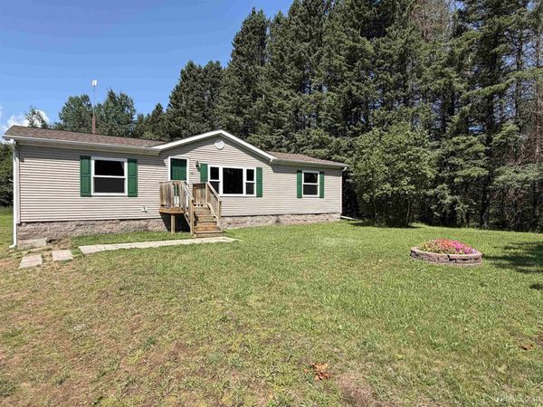 821 Mangum Road, Chocolay Twp, MI 49855