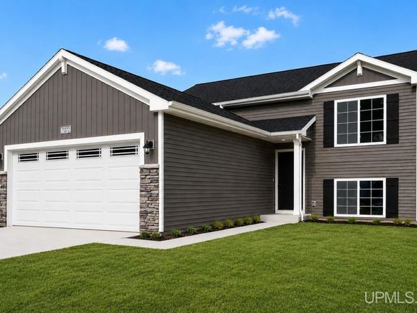 2107 28th Avenue, Menominee, MI 49858