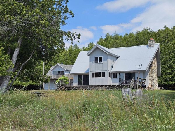 7431 00.25 Road, Garden Twp, MI 49835