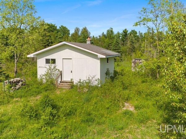 8789 38th Road, Masonville Twp, MI 49878