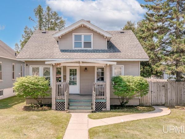 917 Washington Avenue, Escanaba, MI 49829