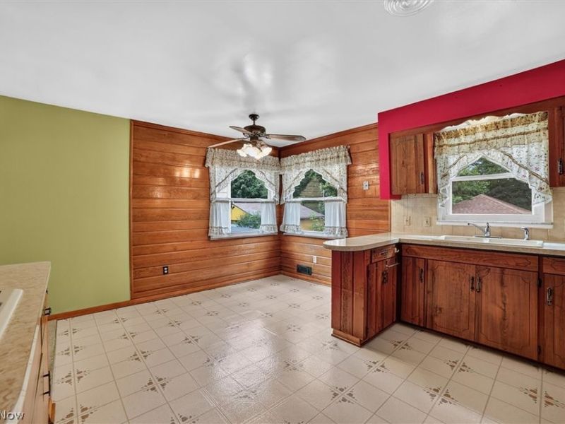 9180 Stonington Road , Parma Heights, OH 44130 Photo 12