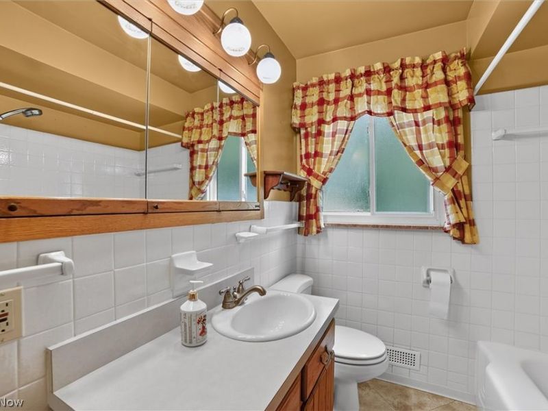 9180 Stonington Road , Parma Heights, OH 44130 Photo 14
