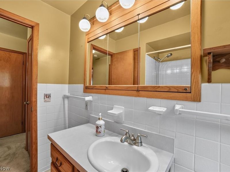 9180 Stonington Road , Parma Heights, OH 44130 Photo 15