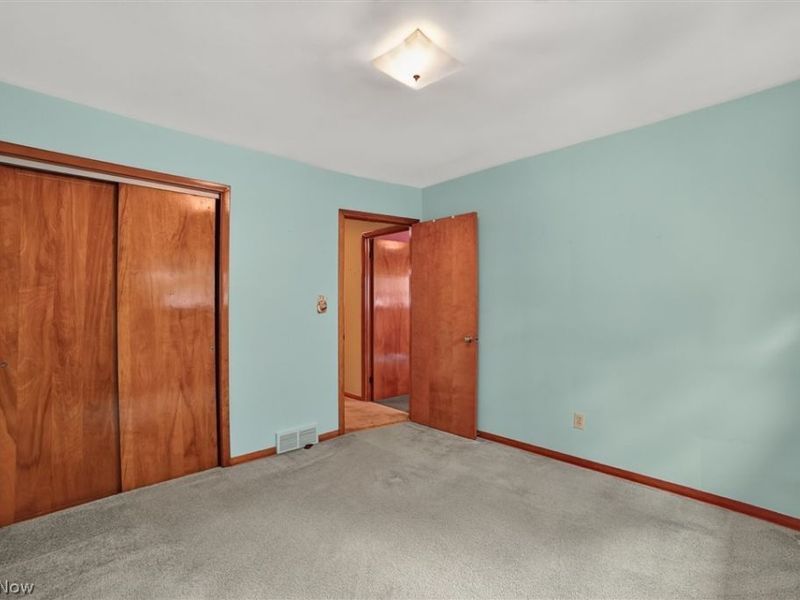 9180 Stonington Road , Parma Heights, OH 44130 Photo 21