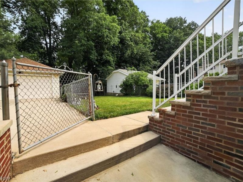 9180 Stonington Road , Parma Heights, OH 44130 Photo 36