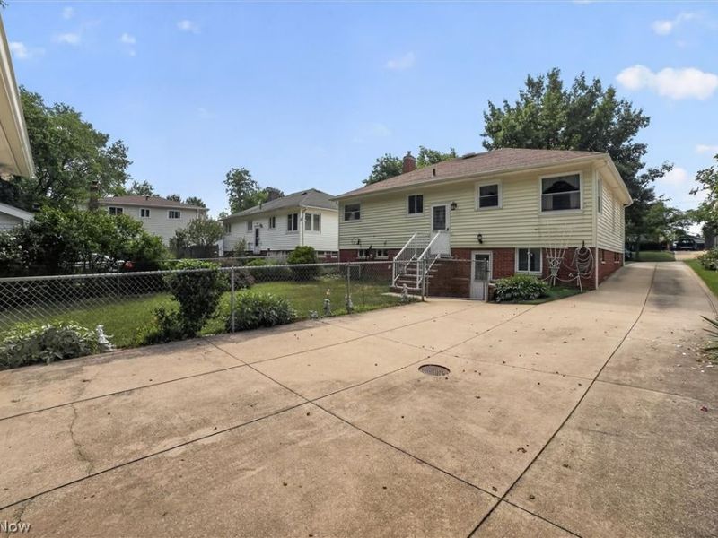 9180 Stonington Road , Parma Heights, OH 44130 Photo 40