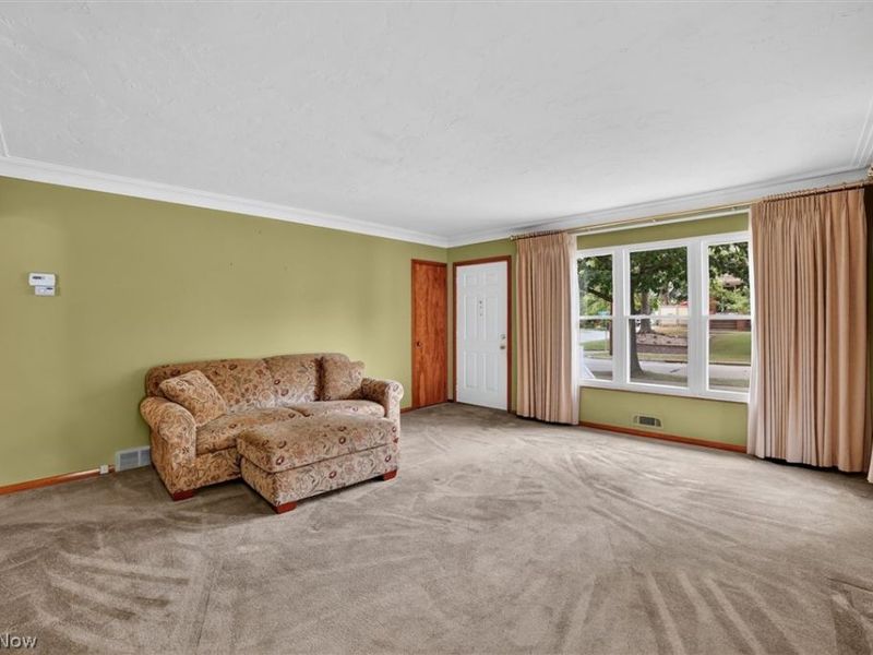 9180 Stonington Road , Parma Heights, OH 44130 Photo 5