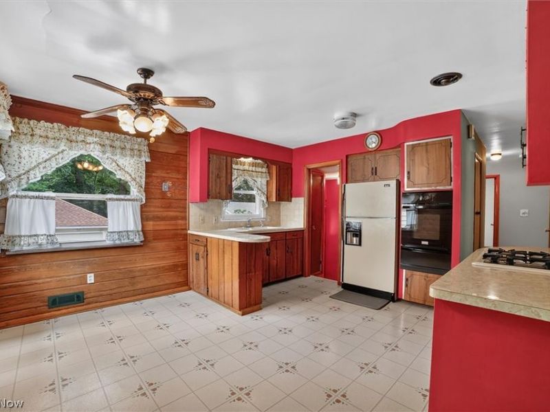 9180 Stonington Road , Parma Heights, OH 44130 Photo 7
