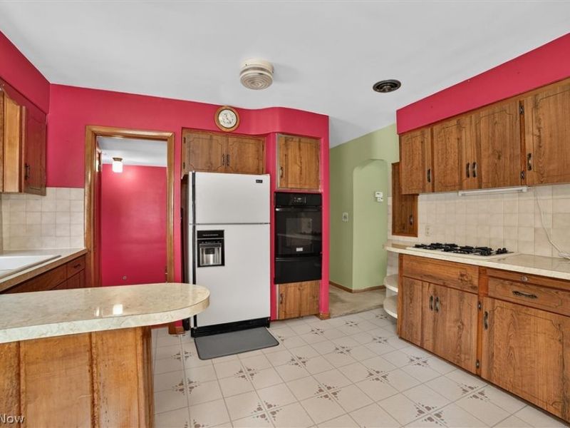 9180 Stonington Road , Parma Heights, OH 44130 Photo 9