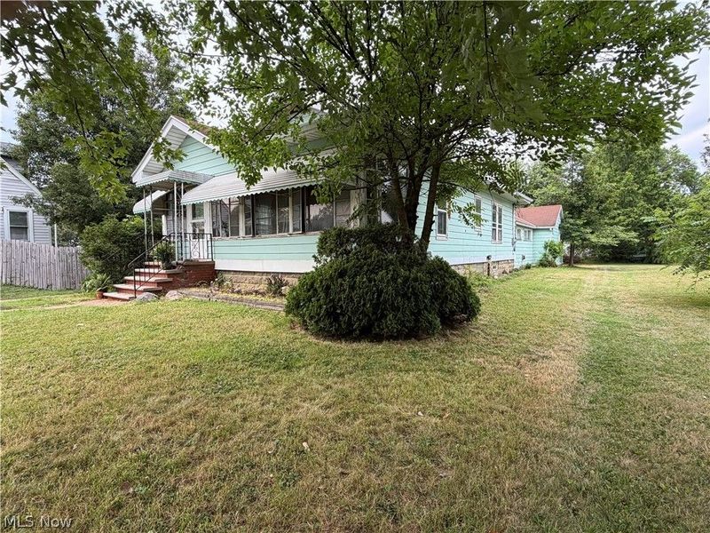 2048 Grafton Road , Elyria, OH 44035 Photo 3