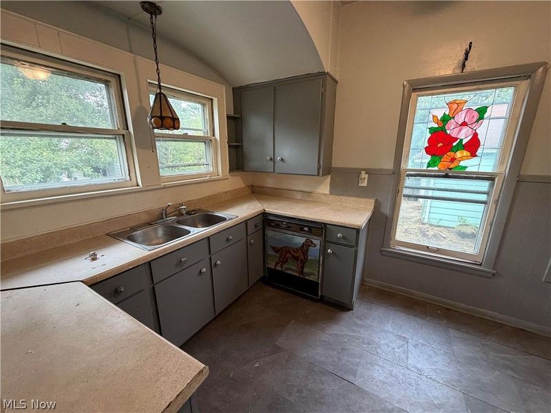 2048 Grafton Road , Elyria, OH 44035 Photo 9