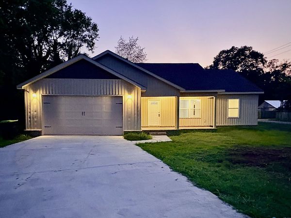 401 SW 11th Avenue, Decatur, AL 35601