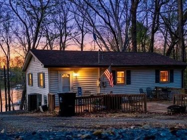 212 Cherry Bay Road, Cadiz, KY 42211