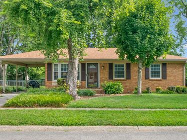 806 Hillcrest Drive, Hopkinsville, KY 42240