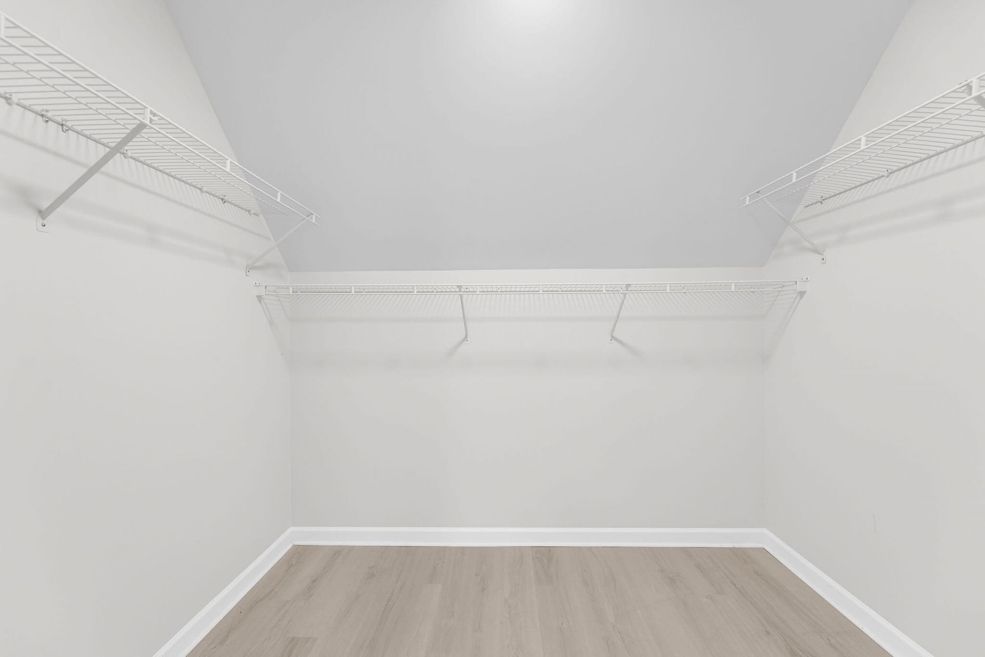 1421 N Point Court Photo 23