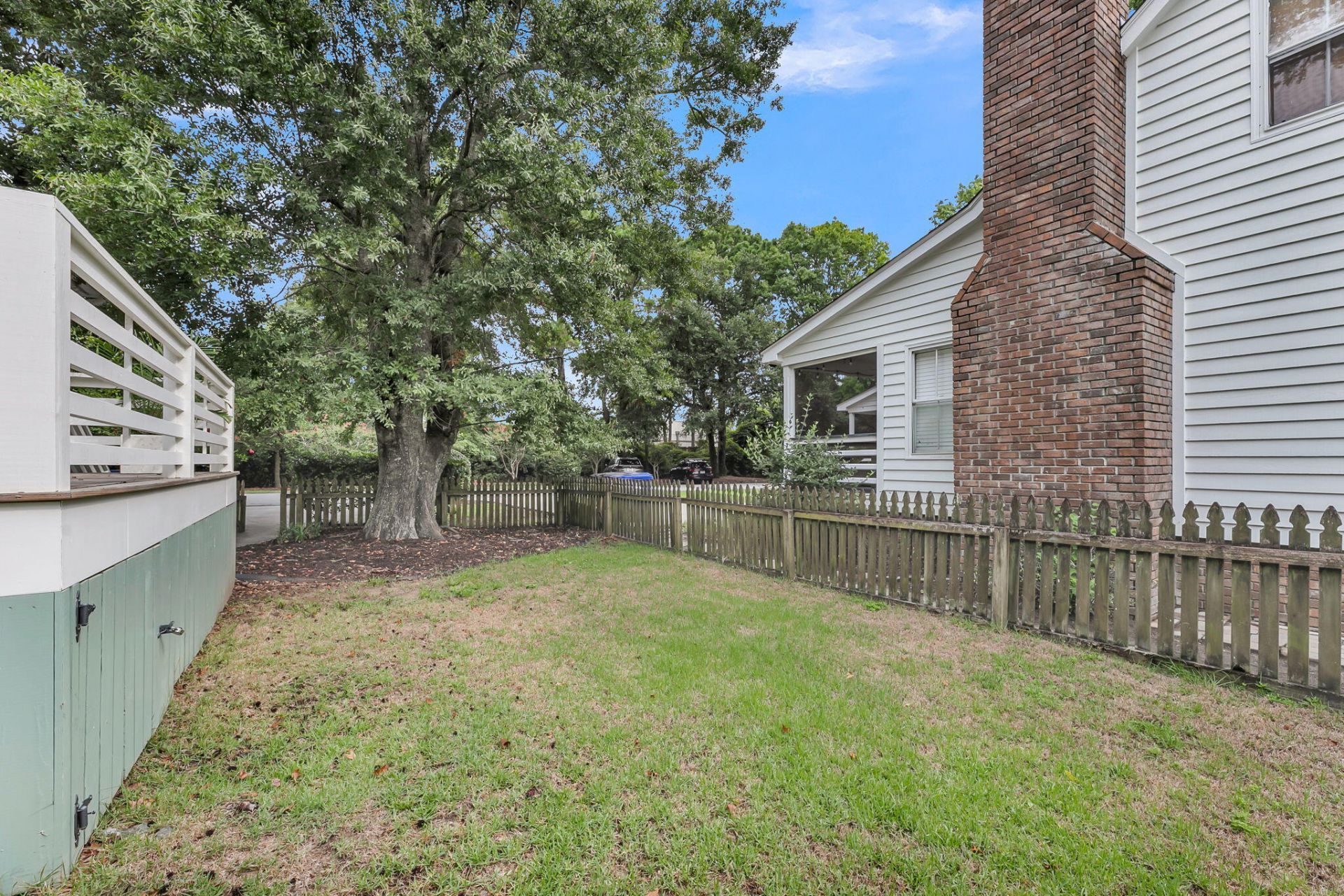 1421 N Point Court Photo 30