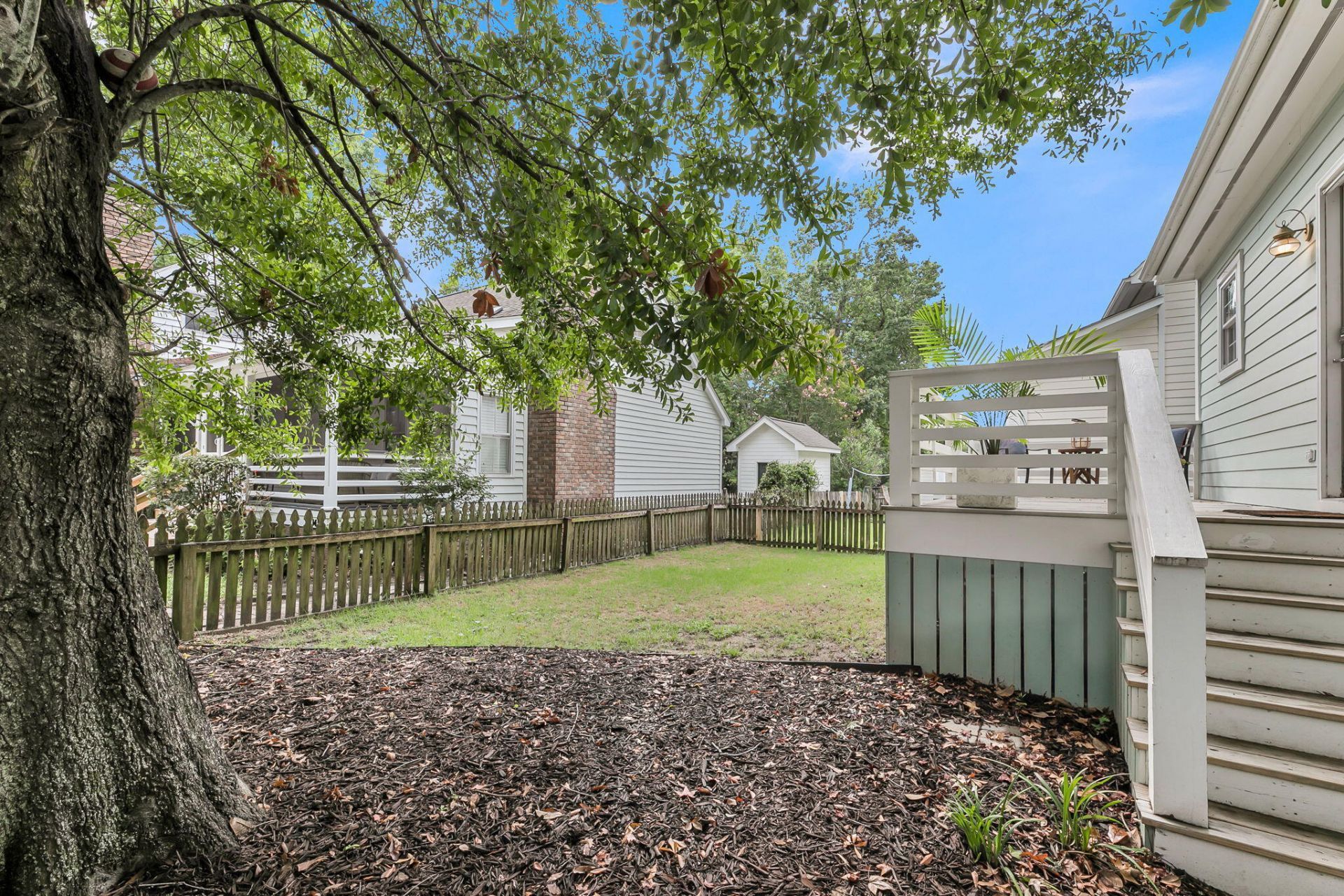 1421 N Point Court Photo 31