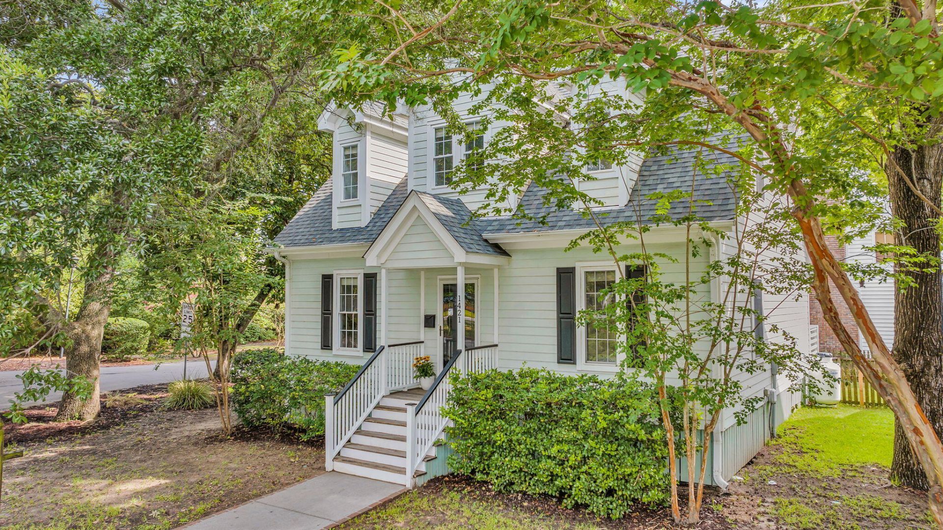 1421 N Point Court Photo 33