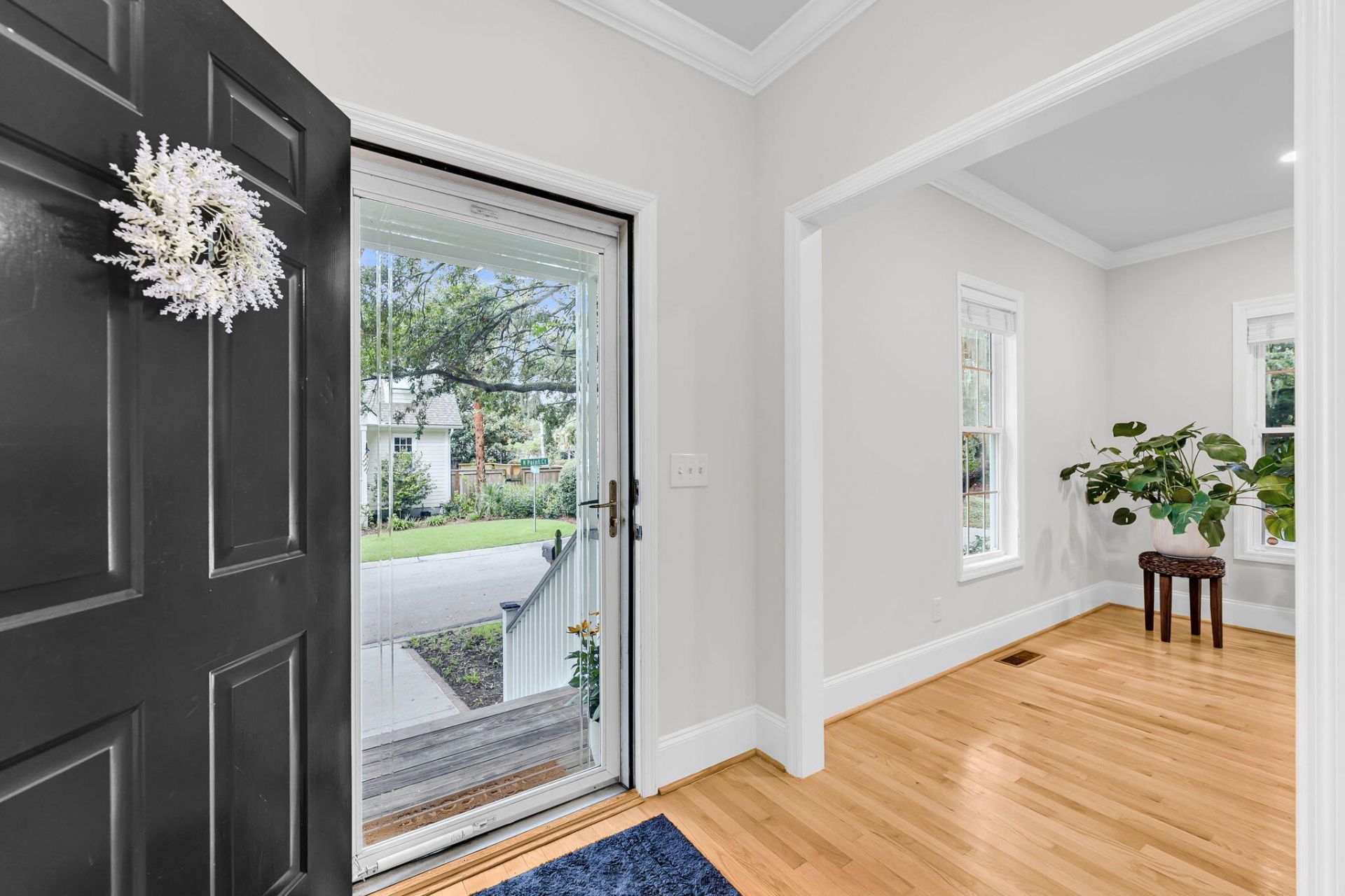 1421 N Point Court Photo 4