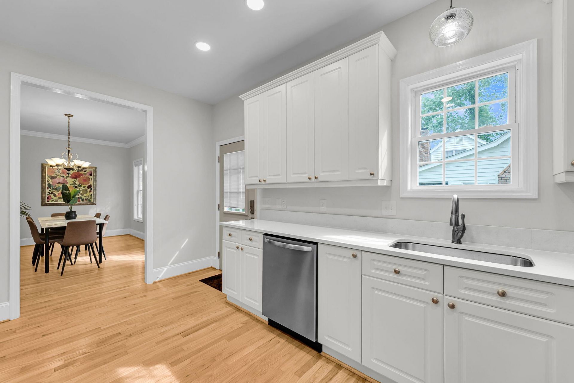 1421 N Point Court Photo 8