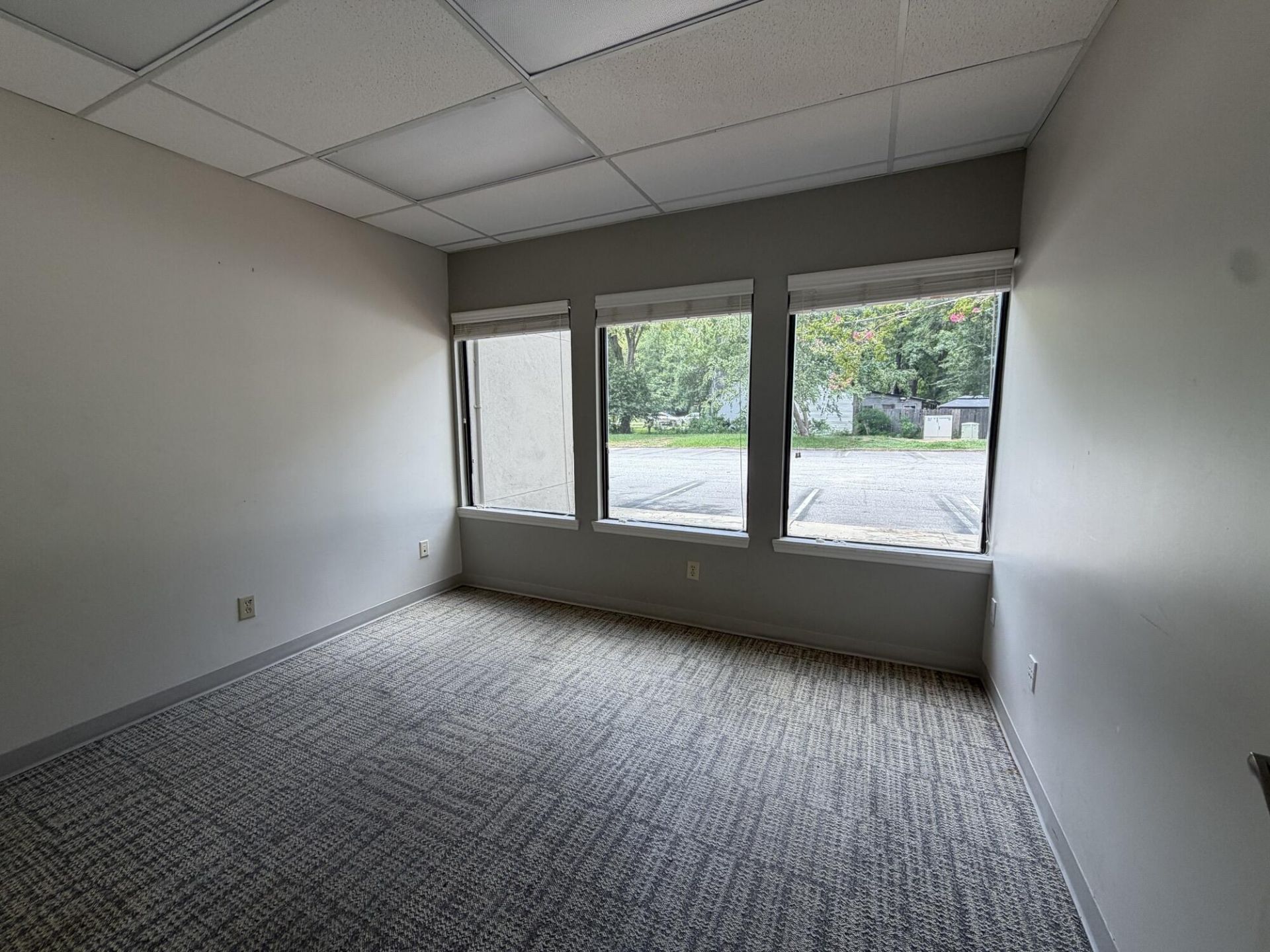 3614 Ashley Phosphate Road  Photo 6