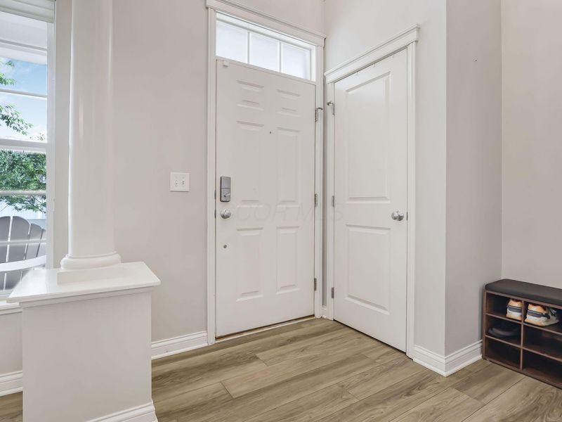 681 Woodbend Drive , Westerville, OH 43082 Photo 5