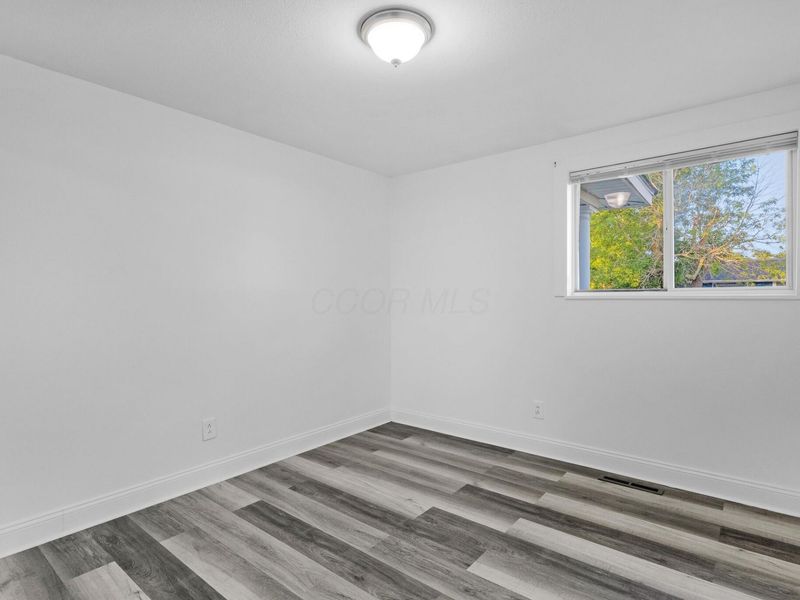 693 Maurine Drive , Columbus, OH 43228 Photo 19