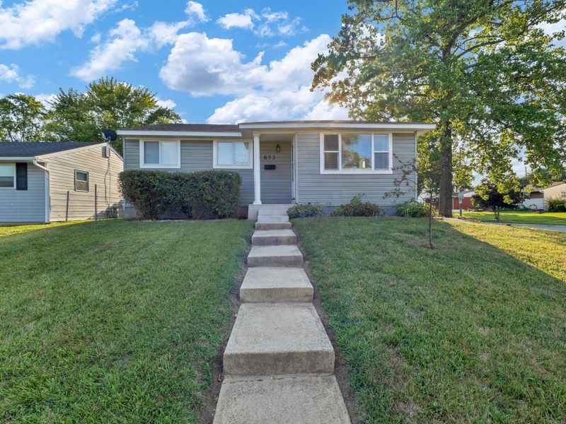 693 Maurine Drive , Columbus, OH 43228 Photo 3