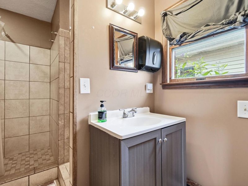 3484 Cincinnati Zanesville Road NE, Lancaster, OH 43130 Photo 40