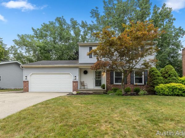 2110 Fawnwood Drive SE, Grand Rapids, MI 49508