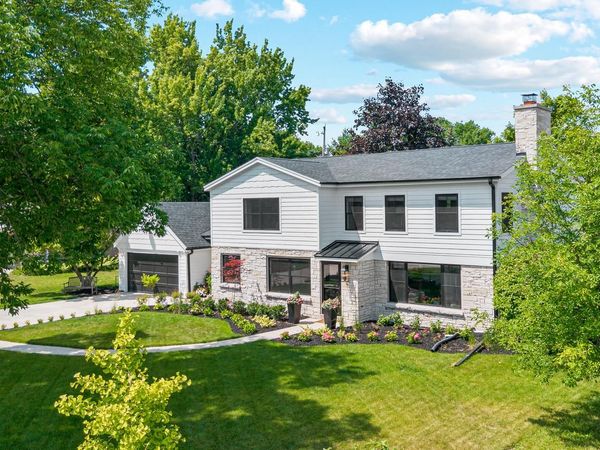 7137 N Santa Monica BOULEVARD, Fox Point, WI 53217