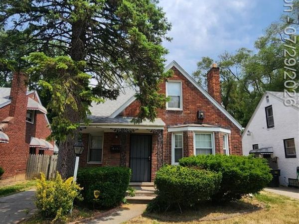 18492 Gilchrist Street, Detroit, Mi 48235