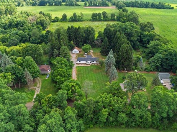 3643 Noble Road, Addison Township, Mi 48370