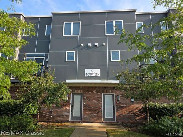 4225 W 14 Mile Road , Royal Oak, MI 48073