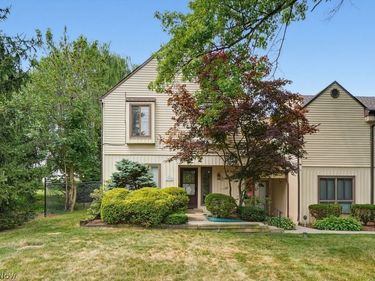 1000 Som Center Rd , Unit E-5, Mayfield Village, OH 44143