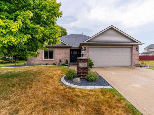 1521 Waynedale Drive, Garrett, IN 46738