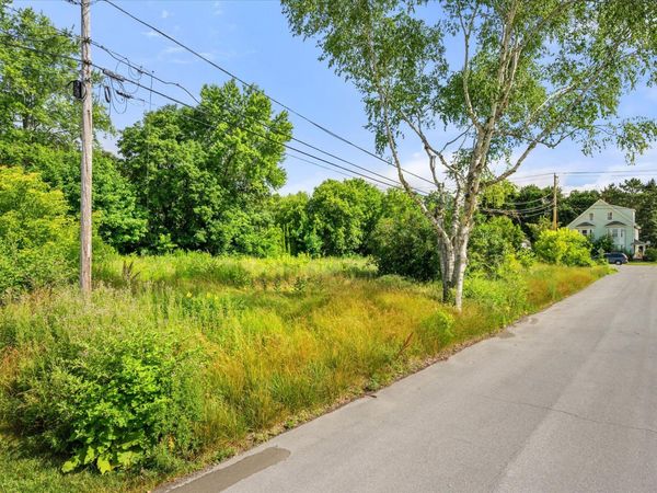 15 Bond Street , Bangor, ME 04401
