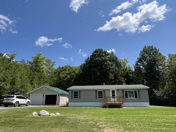 25 Chestnut Street , Canaan, ME 04924