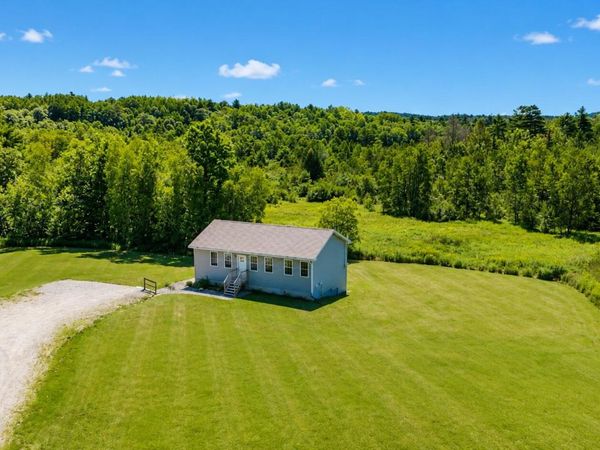 4 Meadow Lane , Leeds, ME 04263