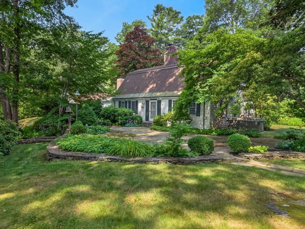 1062 Shore Road , Cape Elizabeth, ME 04107