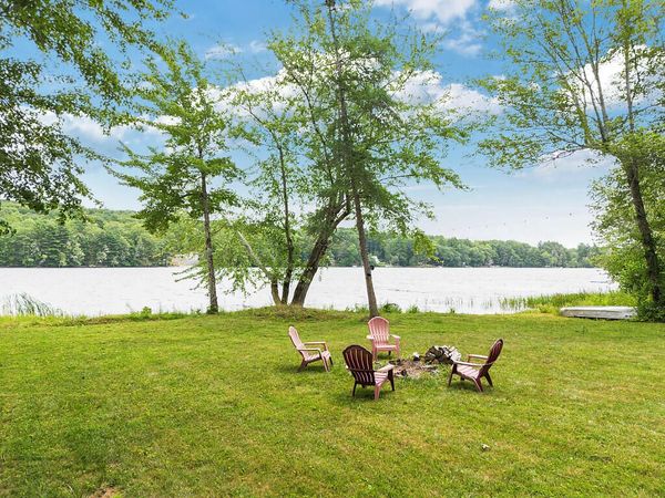 85 Woods Grove Lane , Winthrop, ME 04364