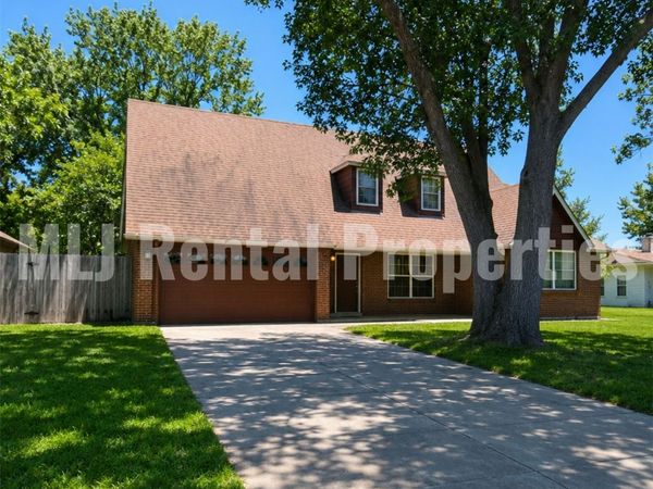 5881 S Irvington Avenue , Tulsa, OK 74135