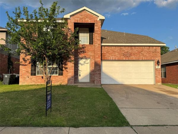7305 Marsland Lane, Arlington, TX 76001