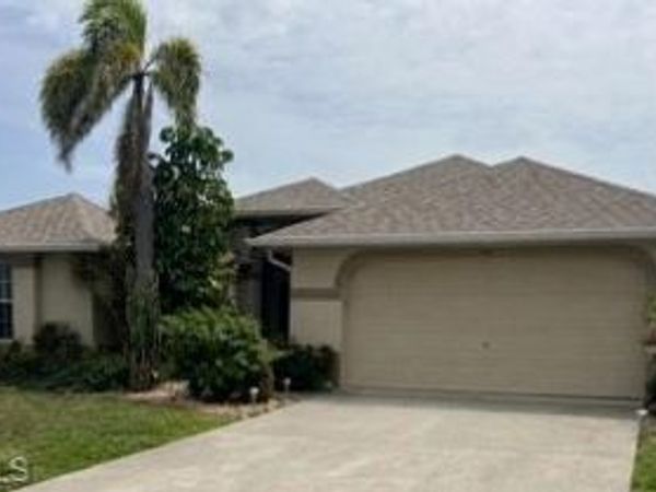 932 SW 4th AVE , CAPE CORAL, FL 33991