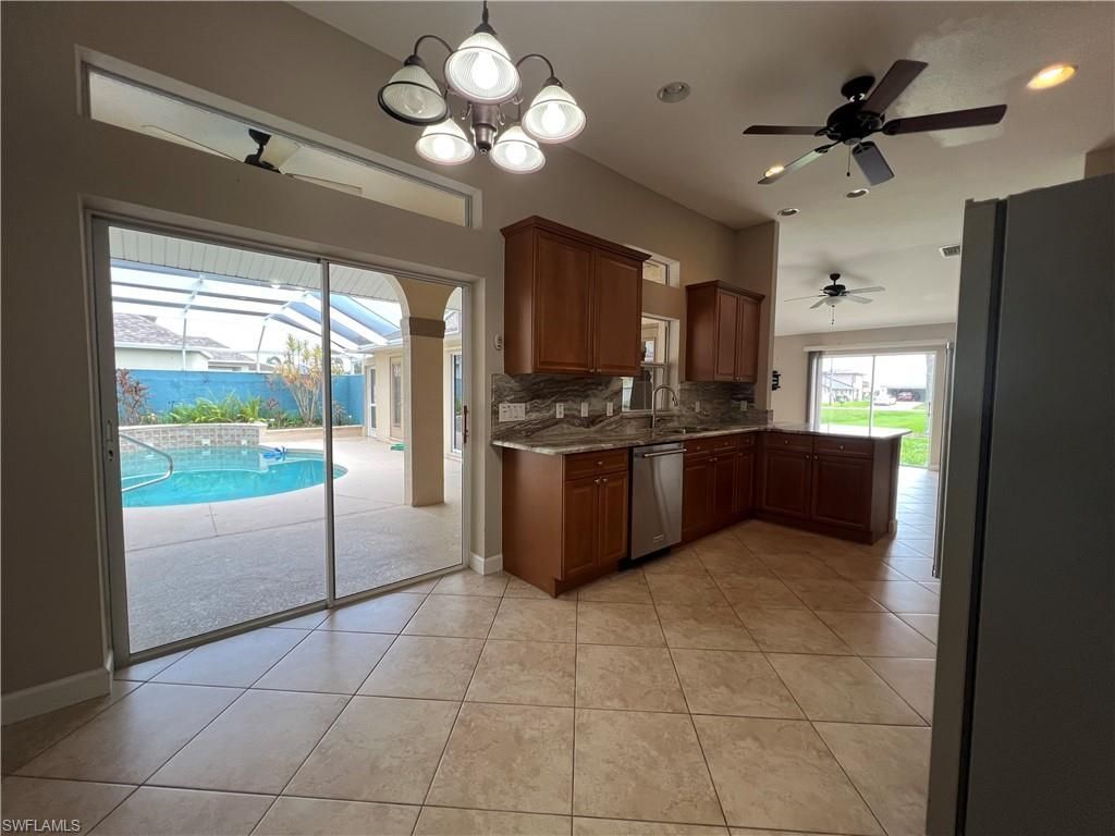 932 SW 4th Ave, Cape Coral, FL 33991 Photo