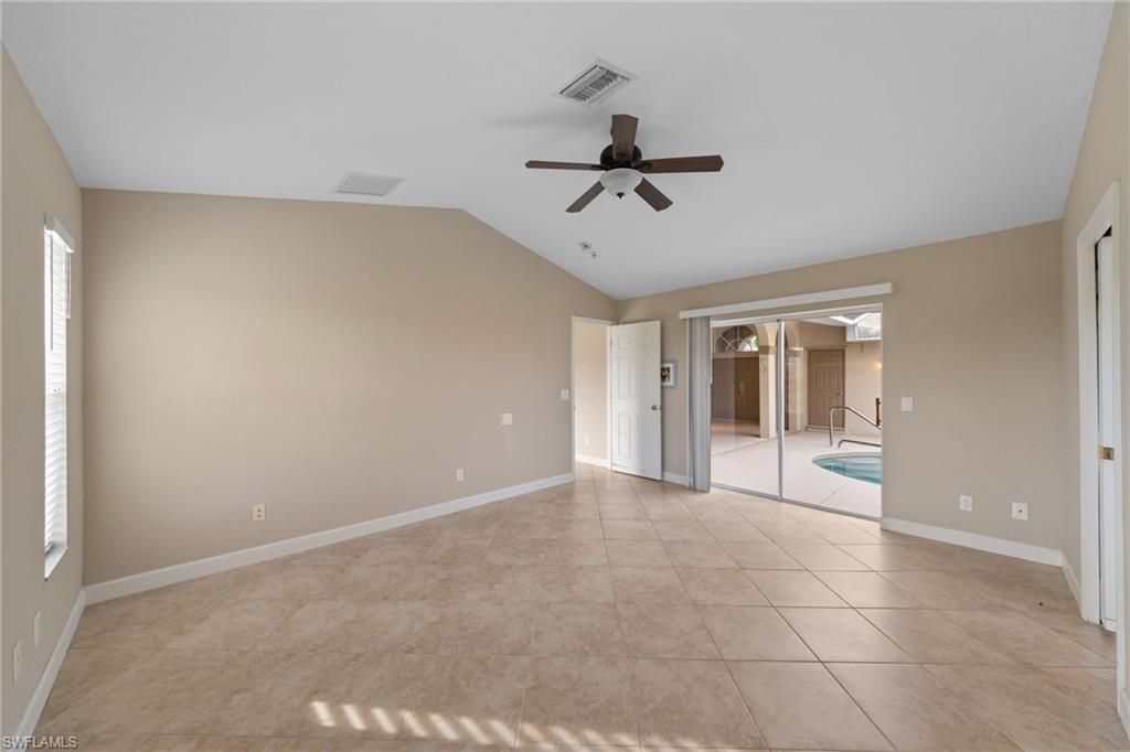 932 SW 4th Ave, Cape Coral, FL 33991 Photo