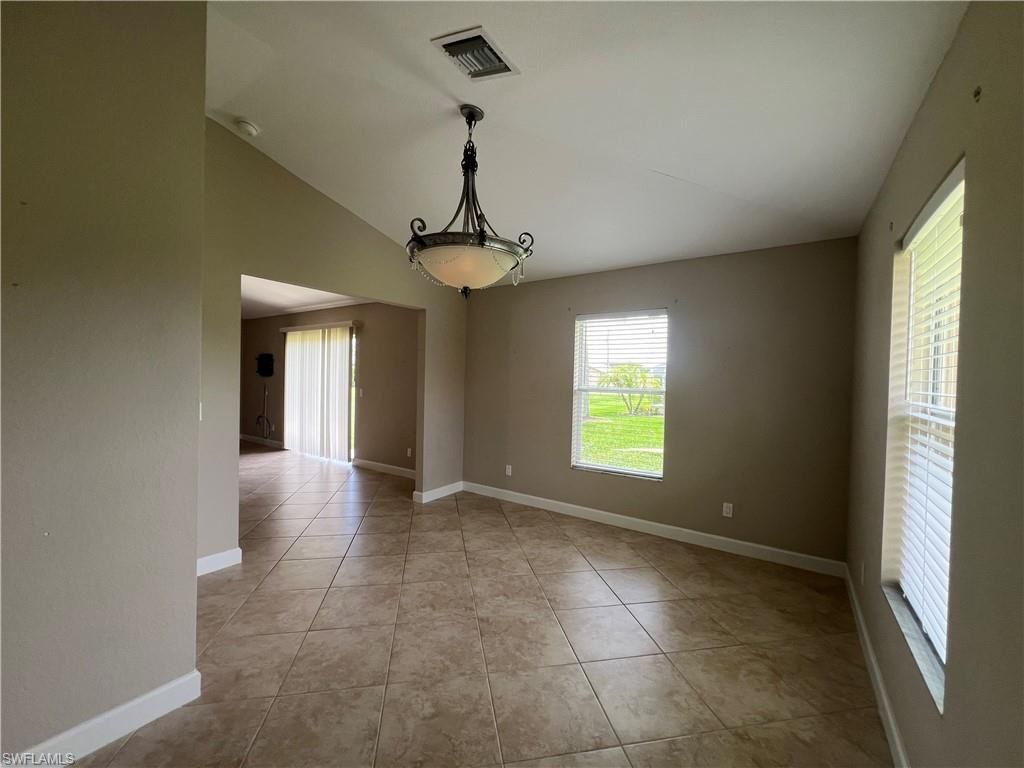 932 SW 4th Ave, Cape Coral, FL 33991 Photo